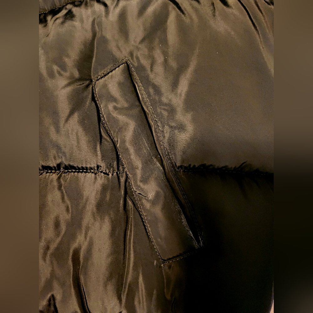 Women's Black Puffer Coat - Picture 5 of 5